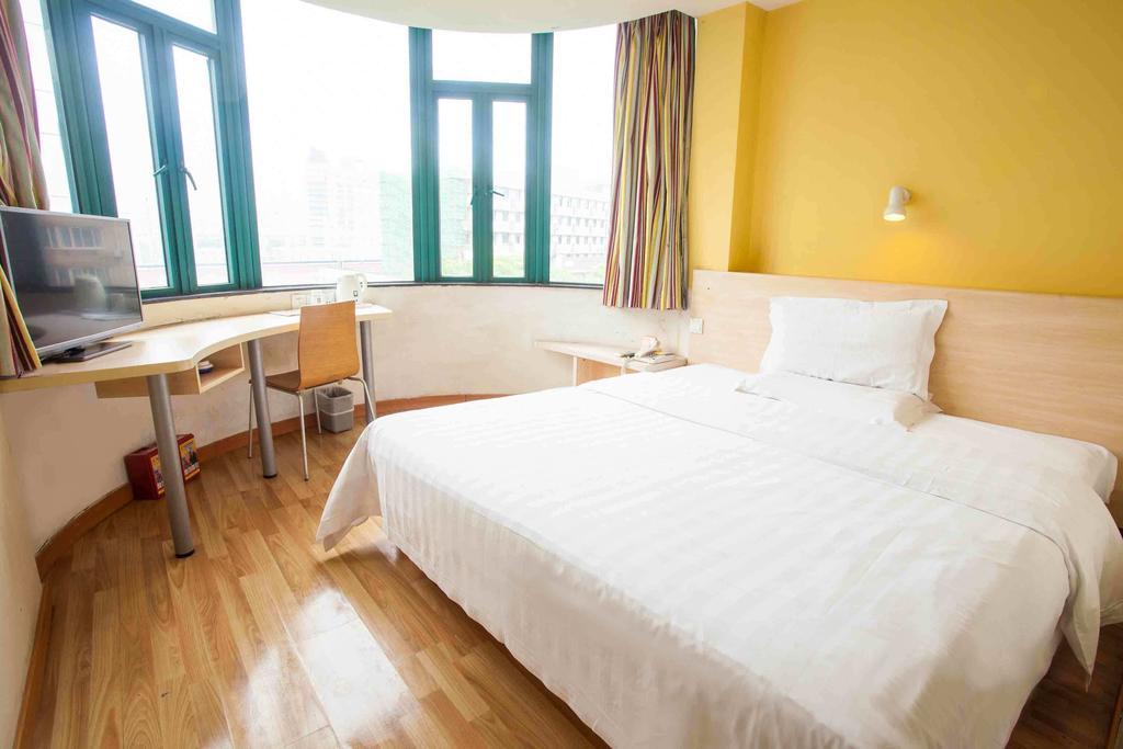 7Days Inn Jingmen Huyaguan Quarto foto